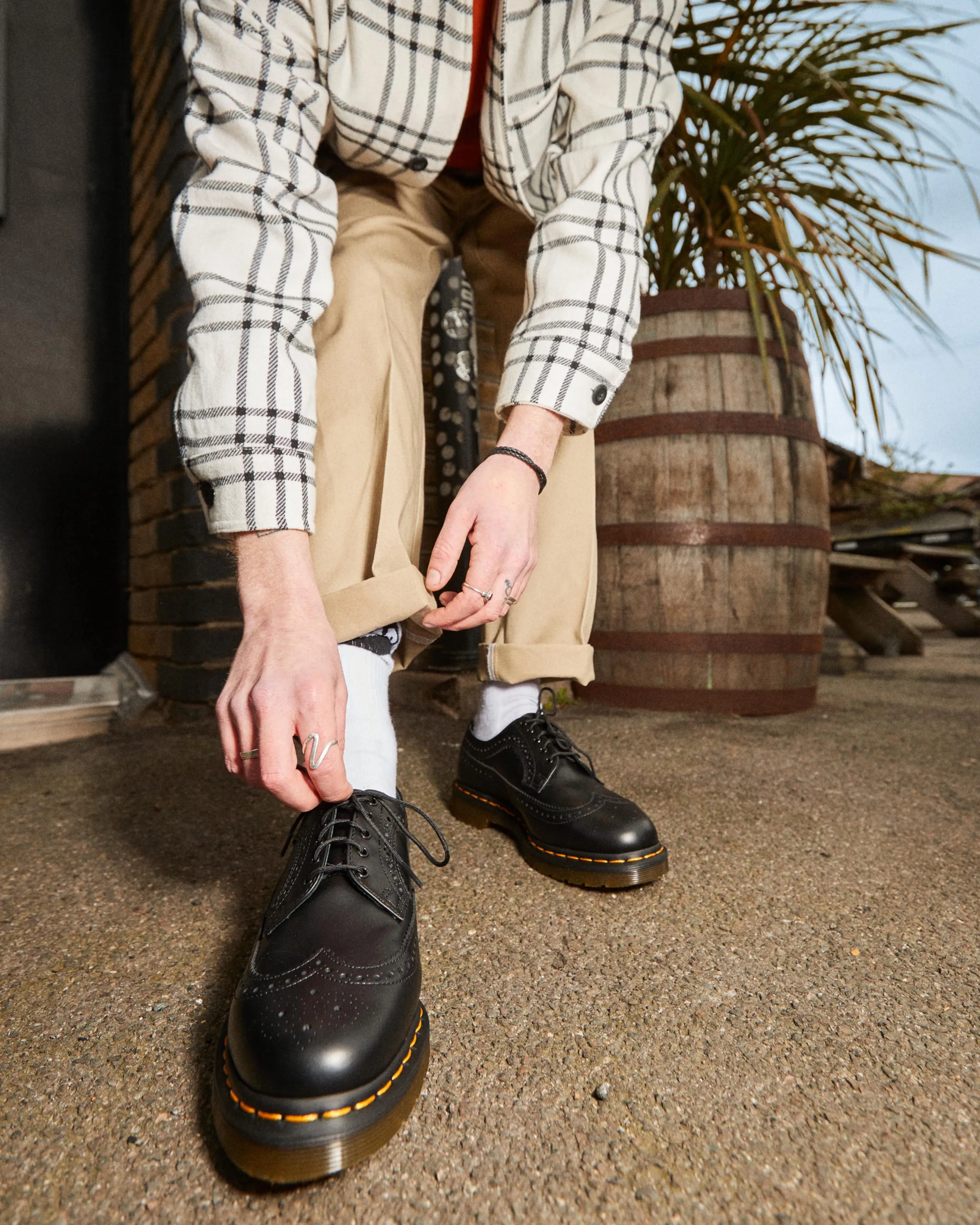 3989 Yellow brogue shoes made of smooth leather with Dr stitching. Martens