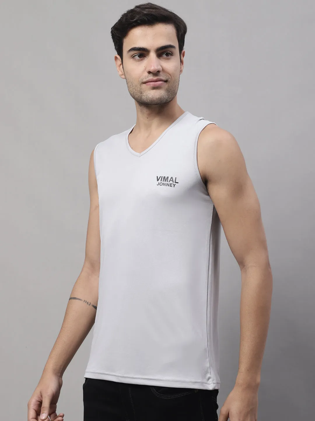 Vimal Jonney Regular Fit Dryfit Lycra Solid Light Grey Gym Vest for Men